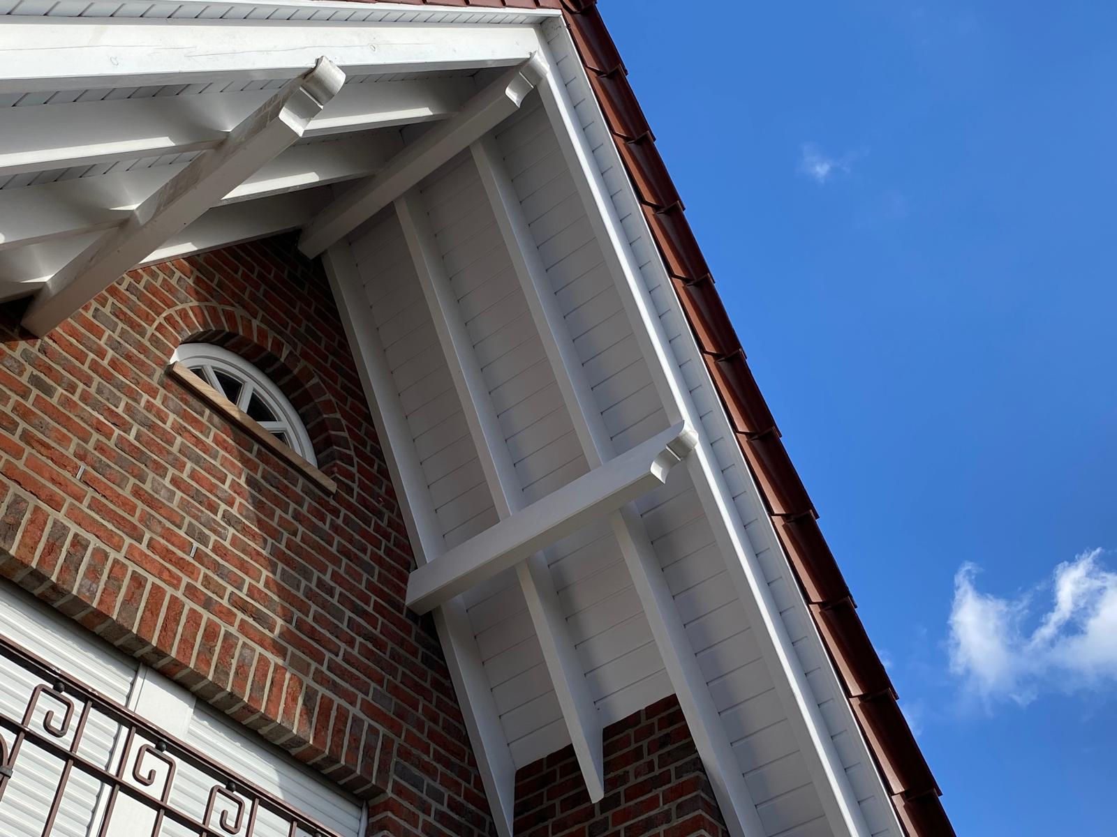 Saubere Dach&uuml;berst&auml;nde nach unserem Moos-Service.